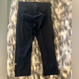 Lululemon, cropped leggings, size 6, dark blue color